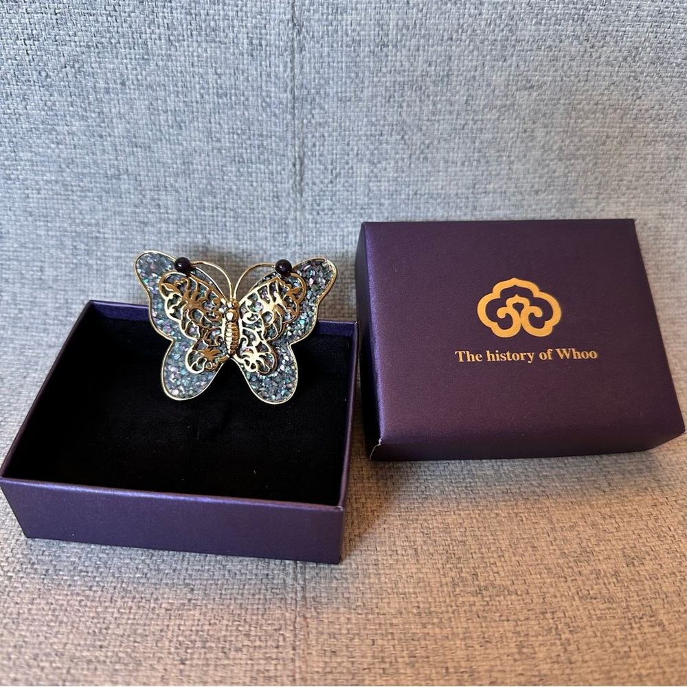 Butterfly pin